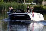 Nigtevecht 21 mei 2020
Wendy v Dijk met haar moeder man Erland Galjaard en dochter Lizzy aan het varen op de Vecht