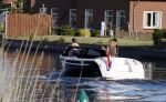 Nigtevecht 21 mei 2020
Wendy v Dijk met haar moeder man Erland Galjaard en dochter Lizzy aan het varen op de Vecht