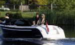 Nigtevecht 21 mei 2020
Wendy v Dijk met haar moeder man Erland Galjaard en dochter Lizzy aan het varen op de Vecht