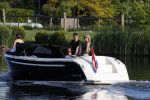 Nigtevecht 21 mei 2020
Wendy v Dijk met haar moeder man Erland Galjaard en dochter Lizzy aan het varen op de Vecht