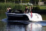 Nigtevecht 21 mei 2020
Wendy v Dijk met haar moeder man Erland Galjaard en dochter Lizzy aan het varen op de Vecht