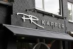 Soest 12 mei 2020
Wilfred Genee gaat vanuit zijn huis naar de plaatselijke kapper. IVM corona waren de kapasalons 2 maanden gesloten .