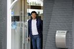 Soest 12 mei 2020
Wilfred Genee gaat vanuit zijn huis naar de plaatselijke kapper. IVM corona waren de kapasalons 2 maanden gesloten .