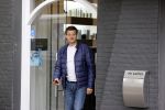 Soest 12 mei 2020
Wilfred Genee gaat vanuit zijn huis naar de plaatselijke kapper. IVM corona waren de kapasalons 2 maanden gesloten .