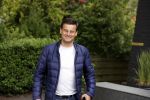 Soest 12 mei 2020
Wilfred Genee gaat vanuit zijn huis naar de plaatselijke kapper. IVM corona waren de kapasalons 2 maanden gesloten .