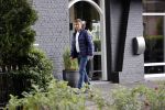 Soest 12 mei 2020
Wilfred Genee gaat vanuit zijn huis naar de plaatselijke kapper. IVM corona waren de kapasalons 2 maanden gesloten .