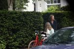 Haarlem 4 juni 2020
De vriendin en dochter van Wim Kieft bij hun huis.