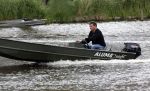 Westzaan 13 mei 2020
Wolter Kroes en zijn zoon Tom varen in een boot bij hun huis