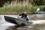 Westzaan 13 mei 2020
Wolter Kroes en zijn zoon Tom varen in een boot bij hun huis