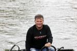 Westzaan 13 mei 2020
Wolter Kroes en zijn zoon Tom varen in een boot bij hun huis