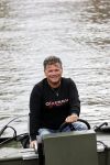 Westzaan 13 mei 2020
Wolter Kroes en zijn zoon Tom varen in een boot bij hun huis