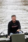 Westzaan 13 mei 2020
Wolter Kroes en zijn zoon Tom varen in een boot bij hun huis