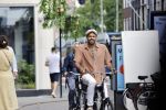 Amsterdam 4 juni 2021
Alain Clarik op de fiets in Amsterdam zuid