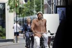 Amsterdam 4 juni 2021
Alain Clarik op de fiets in Amsterdam zuid
