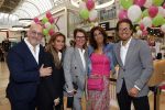 Amstelveen 27 mei 2021
Opening Yoyo tea bar van Rachel Hazes in winkelcentrum Amstelveen.
Andre Hazes zijn vriendinSarah v Soelen en haar ouders zijn ook aanwezig.