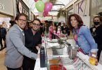 Amstelveen 27 mei 2021
Opening Yoyo tea bar van Rachel Hazes in winkelcentrum Amstelveen.
Andre Hazes zijn vriendinSarah v Soelen en haar ouders zijn ook aanwezig. Djarno Hofland