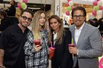 Amstelveen 27 mei 2021
Opening Yoyo tea bar van Rachel Hazes in winkelcentrum Amstelveen.
Andre Hazes zijn vriendinSarah v Soelen en haar ouders zijn ook aanwezig. Djarno Hofland met Manon Kool