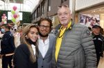 Amstelveen 27 mei 2021
Opening Yoyo tea bar van Rachel Hazes in winkelcentrum Amstelveen.
Andre Hazes zijn vriendinSarah v Soelen en haar ouders zijn ook aanwezig.Willem v Boxtel