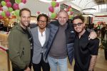 Amstelveen 27 mei 2021
Opening Yoyo tea bar van Rachel Hazes in winkelcentrum Amstelveen.
Andre Hazes zijn vriendinSarah v Soelen en haar ouders zijn ook aanwezig. Andre Hazes en  Peet Schouten Djarno Hofland en Sjoerd Bodewes