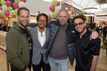 Amstelveen 27 mei 2021
Opening Yoyo tea bar van Rachel Hazes in winkelcentrum Amstelveen.
Andre Hazes zijn vriendinSarah v Soelen en haar ouders zijn ook aanwezig. Andre Hazes en  Peet Schouten Djarno Hofland en Sjoerd Bodewes