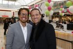 Amstelveen 27 mei 2021
Opening Yoyo tea bar van Rachel Hazes in winkelcentrum Amstelveen.
Andre Hazes zijn vriendinSarah v Soelen en haar ouders zijn ook aanwezig. Andre en Benjamin Aslan