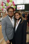 Amstelveen 27 mei 2021
Opening Yoyo tea bar van Rachel Hazes in winkelcentrum Amstelveen.
Andre Hazes zijn vriendinSarah v Soelen en haar ouders zijn ook aanwezig.