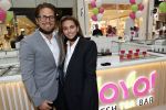 Amstelveen 27 mei 2021
Opening Yoyo tea bar van Rachel Hazes in winkelcentrum Amstelveen.
Andre Hazes zijn vriendinSarah v Soelen en haar ouders zijn ook aanwezig.