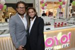 Amstelveen 27 mei 2021
Opening Yoyo tea bar van Rachel Hazes in winkelcentrum Amstelveen.
Andre Hazes zijn vriendinSarah v Soelen en haar ouders zijn ook aanwezig.