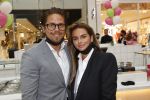Amstelveen 27 mei 2021
Opening Yoyo tea bar van Rachel Hazes in winkelcentrum Amstelveen.
Andre Hazes zijn vriendinSarah v Soelen en haar ouders zijn ook aanwezig.
