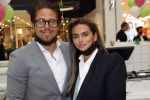 Amstelveen 27 mei 2021
Opening Yoyo tea bar van Rachel Hazes in winkelcentrum Amstelveen.
Andre Hazes zijn vriendinSarah v Soelen en haar ouders zijn ook aanwezig.