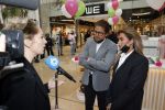 Amstelveen 27 mei 2021
Opening Yoyo tea bar van Rachel Hazes in winkelcentrum Amstelveen.
Andre Hazes zijn vriendinSarah v Soelen en haar ouders zijn ook aanwezig.