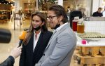 Amstelveen 27 mei 2021
Opening Yoyo tea bar van Rachel Hazes in winkelcentrum Amstelveen.
Andre Hazes zijn vriendinSarah v Soelen en haar ouders zijn ook aanwezig.