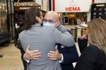 Amstelveen 27 mei 2021
Opening Yoyo tea bar van Rachel Hazes in winkelcentrum Amstelveen.
Andre Hazes zijn vriendinSarah v Soelen en haar ouders zijn ook aanwezig.