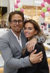 Amstelveen 27 mei 2021
Opening Yoyo tea bar van Rachel Hazes in winkelcentrum Amstelveen.
Andre Hazes zijn vriendinSarah v Soelen en haar ouders zijn ook aanwezig.