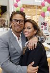 Amstelveen 27 mei 2021
Opening Yoyo tea bar van Rachel Hazes in winkelcentrum Amstelveen.
Andre Hazes zijn vriendinSarah v Soelen en haar ouders zijn ook aanwezig.