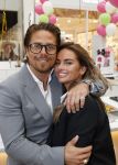 Amstelveen 27 mei 2021
Opening Yoyo tea bar van Rachel Hazes in winkelcentrum Amstelveen.
Andre Hazes zijn vriendinSarah v Soelen en haar ouders zijn ook aanwezig.