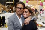 Amstelveen 27 mei 2021
Opening Yoyo tea bar van Rachel Hazes in winkelcentrum Amstelveen.
Andre Hazes zijn vriendinSarah v Soelen en haar ouders zijn ook aanwezig.