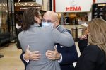 Amstelveen 27 mei 2021
Opening Yoyo tea bar van Rachel Hazes in winkelcentrum Amstelveen.
Andre Hazes zijn vriendinSarah v Soelen en haar ouders zijn ook aanwezig.