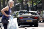 Amsterdam 4 juni 2021
Annemarie v gaal en haar man in hun nieuwe Bentley Cabrio  in Amsterdam zuid