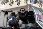Amsterdam 29 mei 2021
Beau v Erven Dorens in zij Jaguar cabriolet in het centrum van Amsterdam.