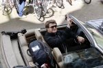 Amsterdam 29 mei 2021
Beau v Erven Dorens in zij Jaguar cabriolet in het centrum van Amsterdam.