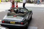 Amsterdam 29 mei 2021
Beau v Erven Dorens in zij Jaguar cabriolet in het centrum van Amsterdam.