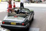 Amsterdam 29 mei 2021
Beau v Erven Dorens in zij Jaguar cabriolet in het centrum van Amsterdam.