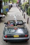 Amsterdam 29 mei 2021
Beau v Erven Dorens in zij Jaguar cabriolet in het centrum van Amsterdam.