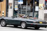 Amsterdam 29 mei 2021
Beau v Erven Dorens in zij Jaguar cabriolet in het centrum van Amsterdam.