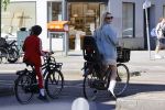 Amsterdam 9 juni 2021
Chantal Janzen met haar zoontje James op straat in Amsterdam zuid