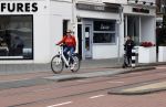 Amsterdam 5 juni 2021
Connei Witteman met haar kleinzoon op fiets en electrische step