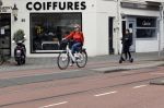 Amsterdam 5 juni 2021
Connei Witteman met haar kleinzoon op fiets en electrische step