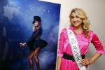 Amsterdam 9 juni 2021
Opening expositie van Monique Collignon in beurs v Berlage. Miss Nederland Denise Speelman