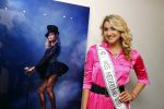 Amsterdam 9 juni 2021
Opening expositie van Monique Collignon in beurs v Berlage. Miss Nederland Denise Speelman